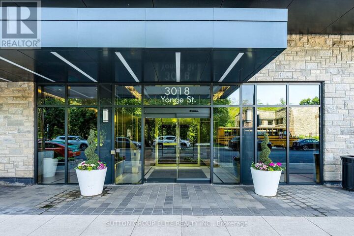Property Photo:  3018 Yonge Street 814  ON M4N 0A5 