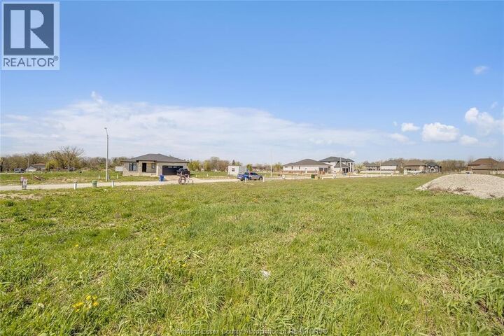 Property Photo:  3674 Farrow Avenue  ON N9H 0B3 