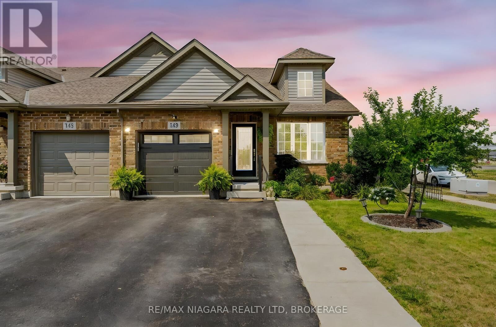 Property Photo:  149 Roselawn Crescent  ON L3C 0C5 