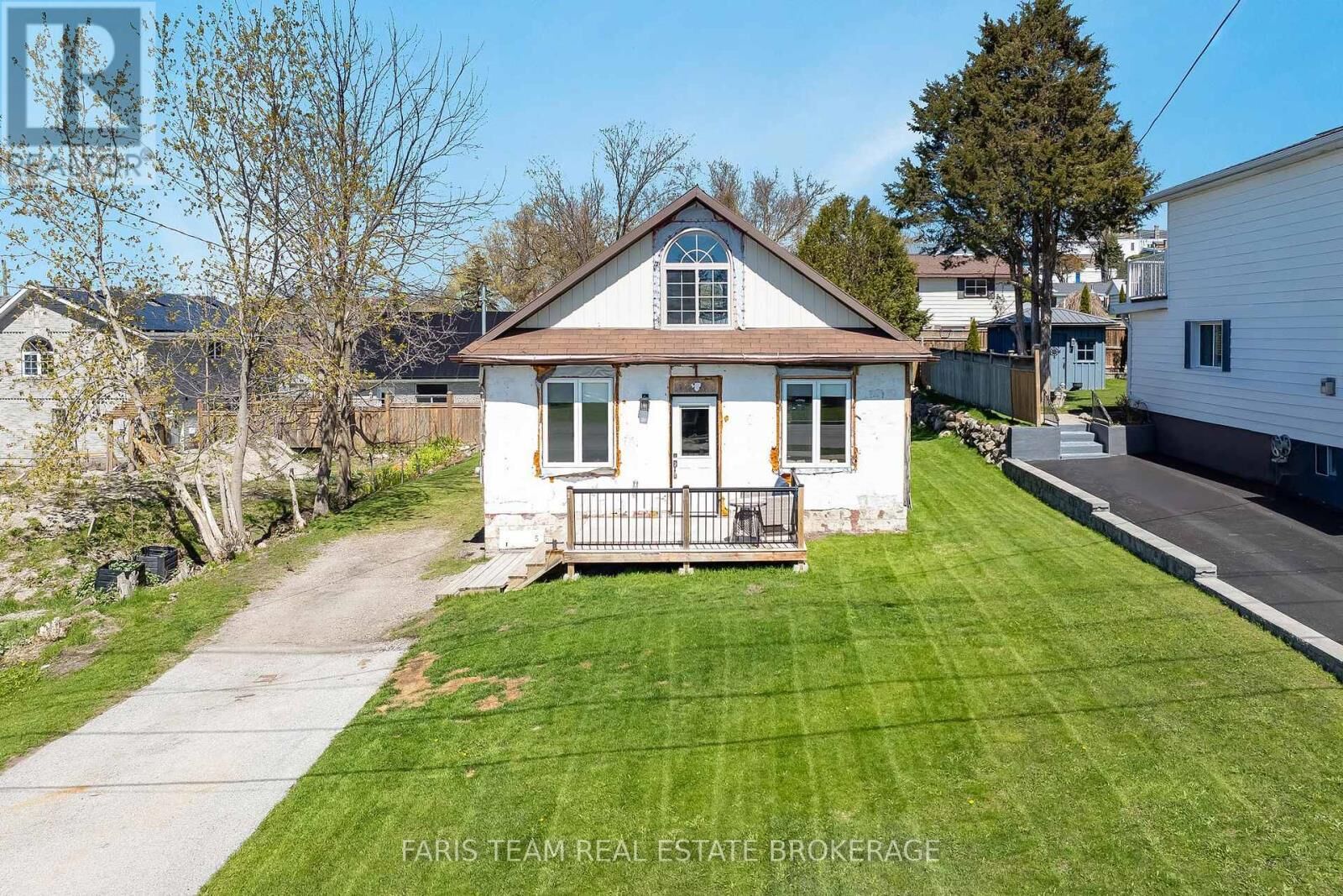 Property Photo:  5 Scott Street  ON L9M 1N1 