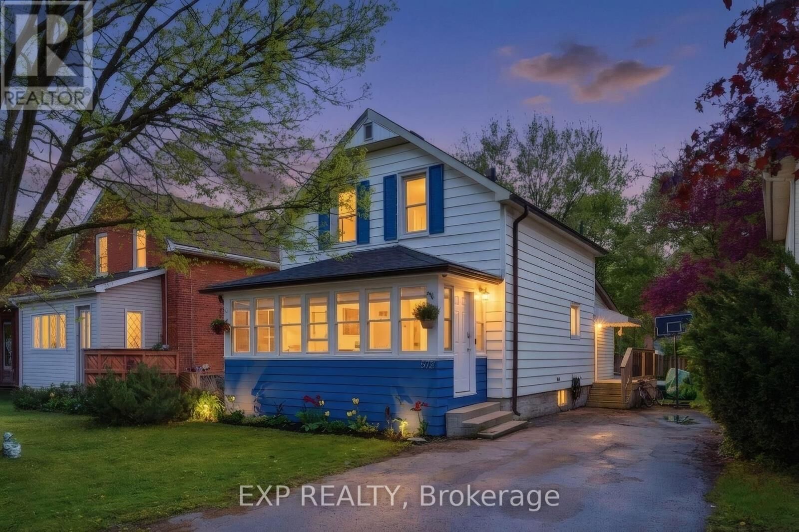 Property Photo:  572 Downie Street  ON N5A 1Y4 