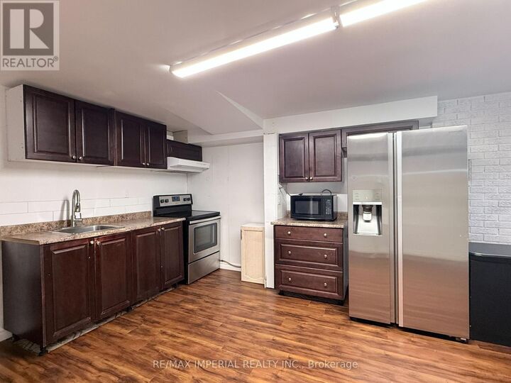 Property Photo:  52 Yongehurst Road Bsmt #2  ON L4C 3T2 