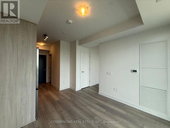 Property Photo:  5858 Yonge Street 3211  ON M2M 0C6 
