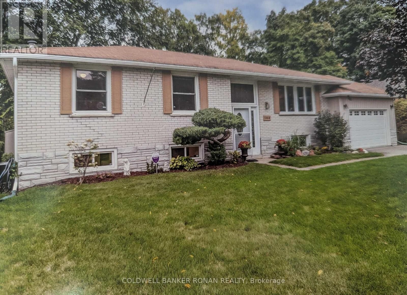 Property Photo:  104 Boyne Crescent Main Floor  ON L9R 1K3 