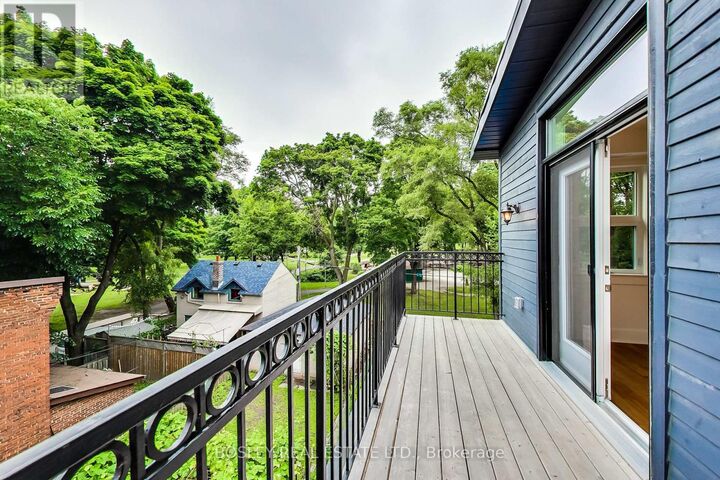 Property Photo:  10 Sylvan Avenue 3  ON M6H 1G3 