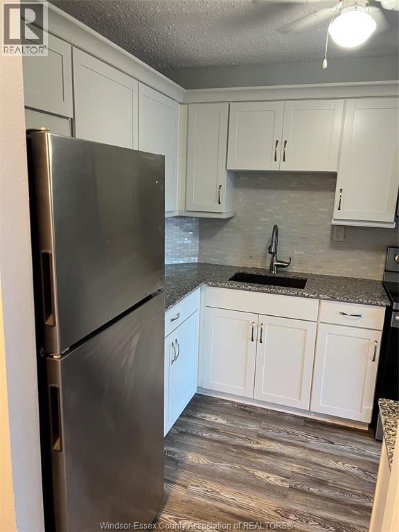 Property Photo:  3936 Wyandotte Street East 513  ON N8Y 4V1 