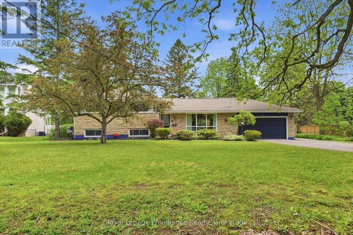 Property Photo:  51 Selena Avenue  ON K8P 4C5 
