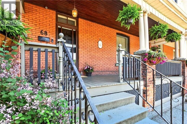 Photo de la propriété:  68 Delaware Avenue  ON L8M 1T7 