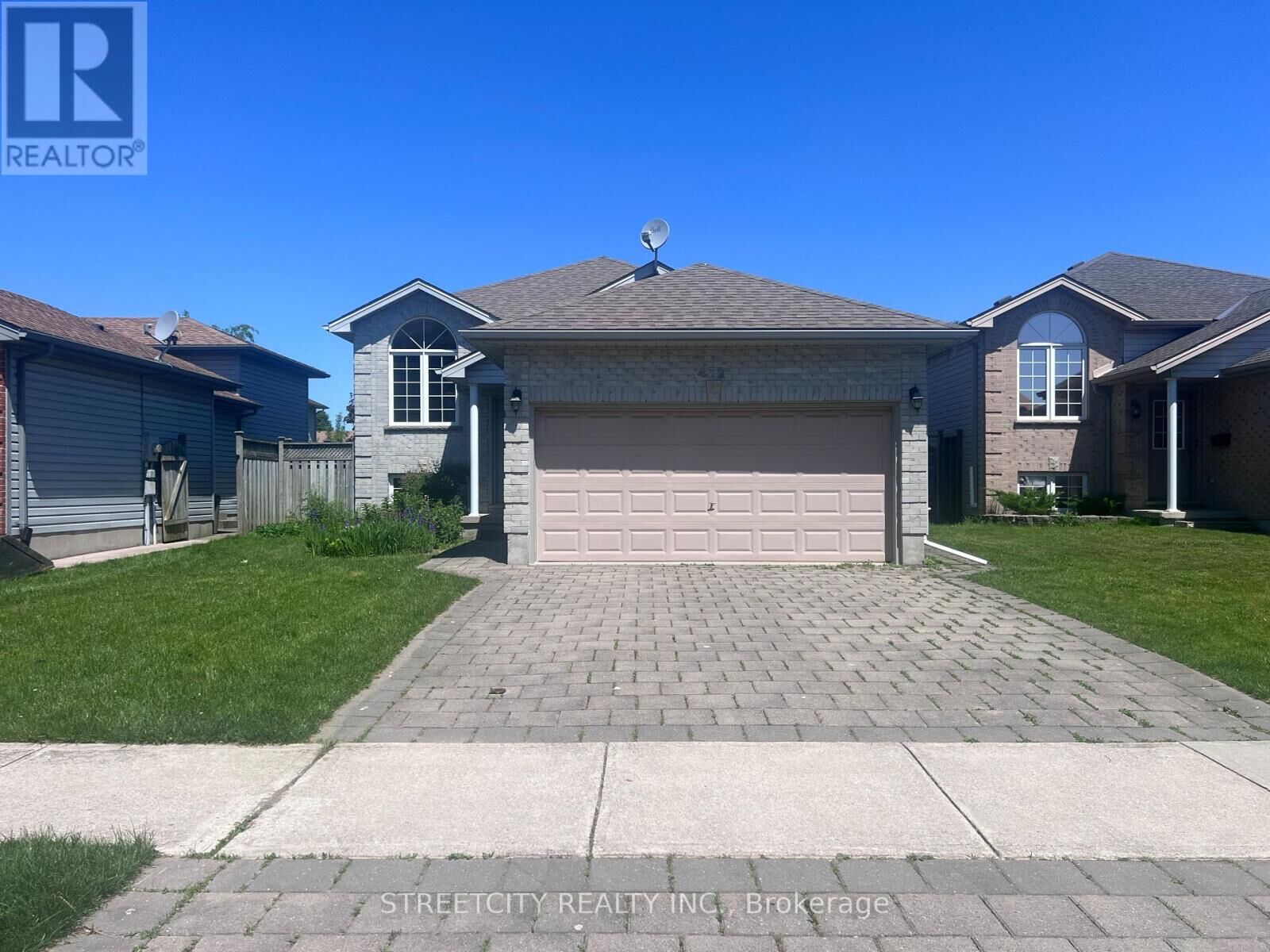 Property Photo:  472 Talltree Crescent  ON N5V 5E6 