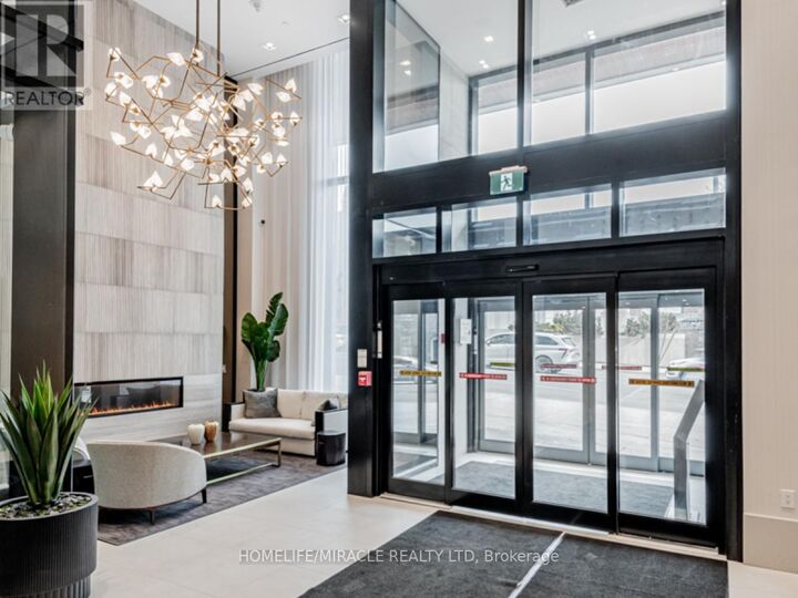 Property Photo:  2020 Bathurst Street 1522  ON M5P 0A6 