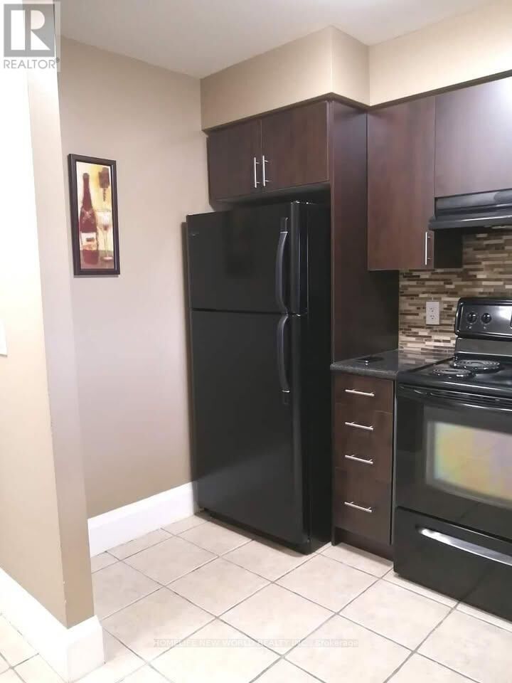 Property Photo:  4 Elsinore Path 1313  ON M8V 4G7 