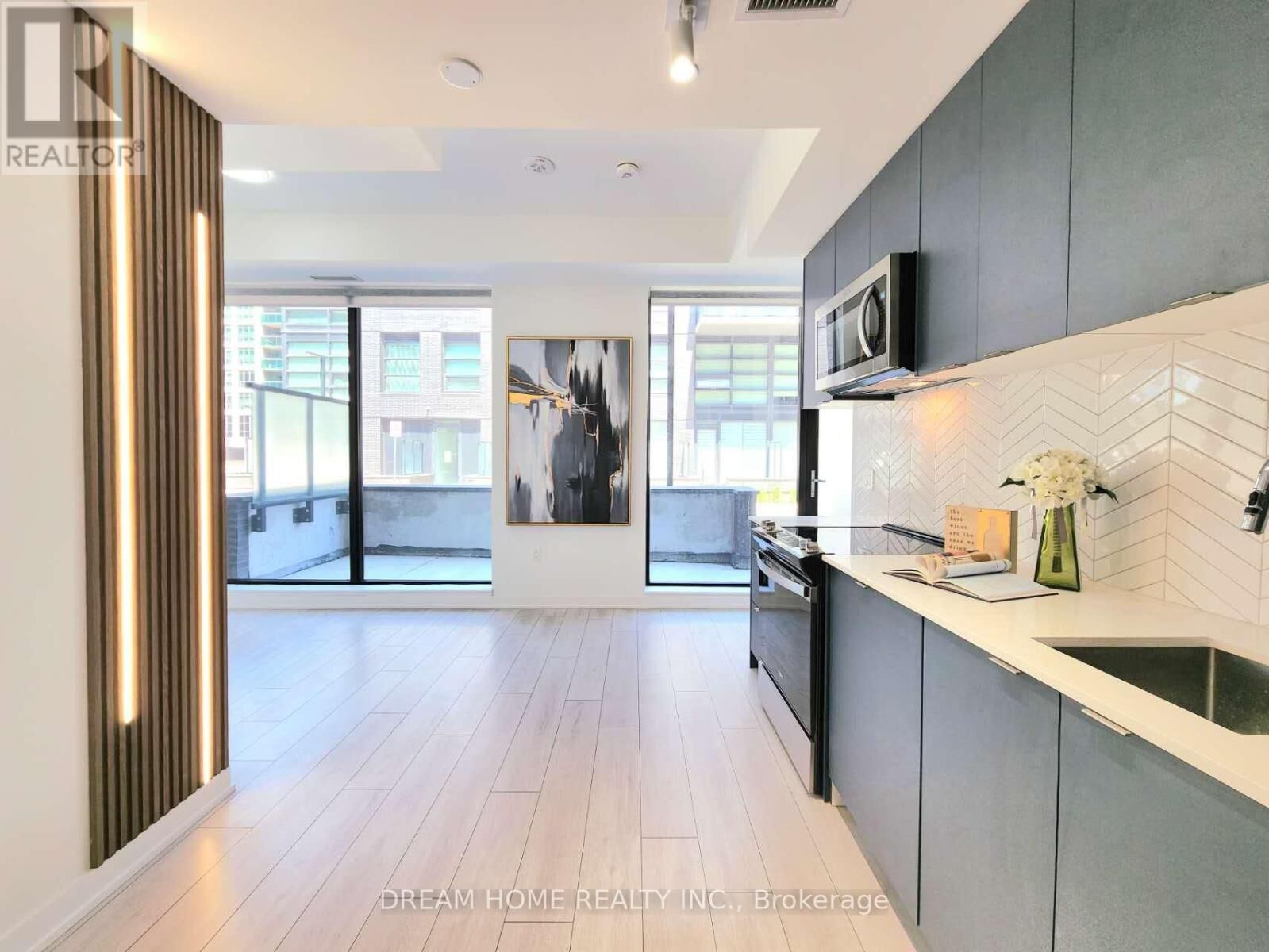 Property Photo:  1612 Charles Street 138  ON L1N 0P3 