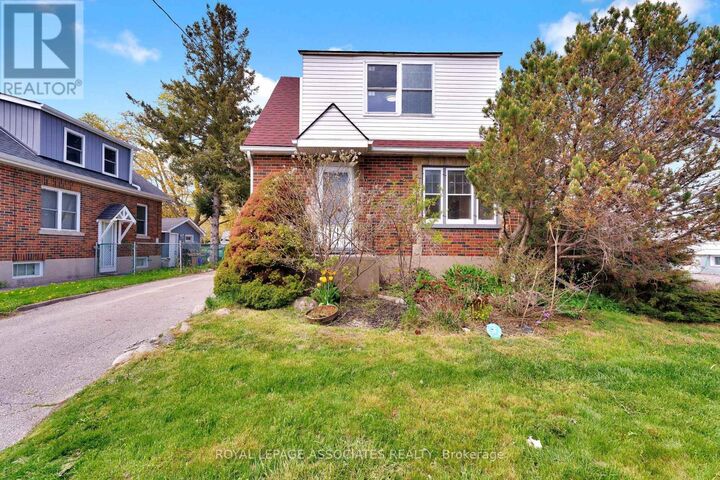 Property Photo:  42 Rossland Road West  ON L1G 2W1 