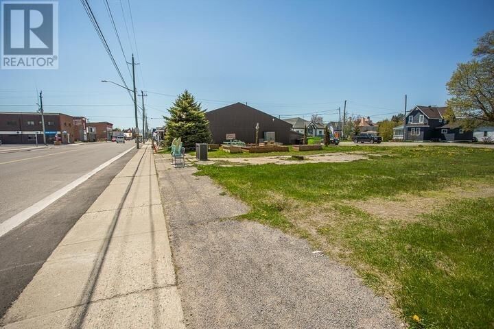 Property Photo:  182 & 184 Main St  ON P0R 1L0 