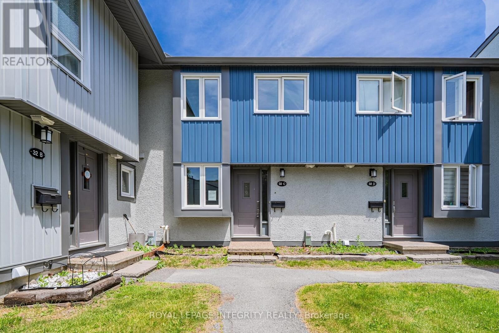 Property Photo:  32C Benlea Drive  ON K2G 4A8 