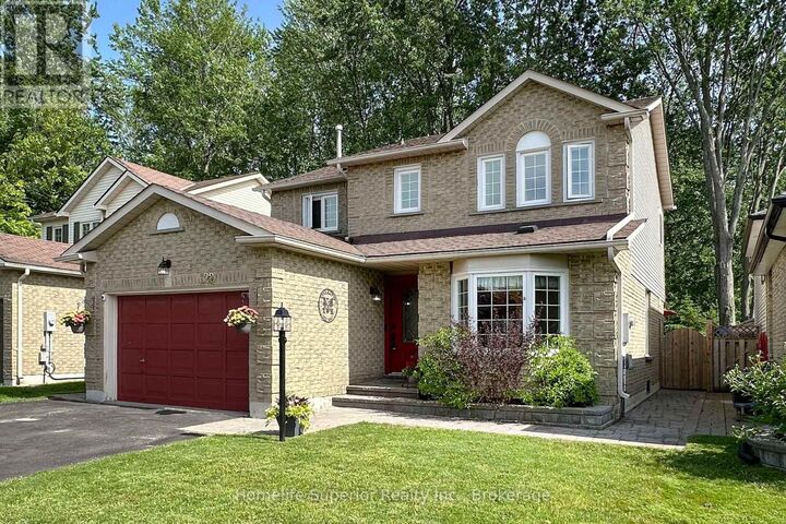 Property Photo:  122 Sandringham Drive  ON L1E 1Y6 