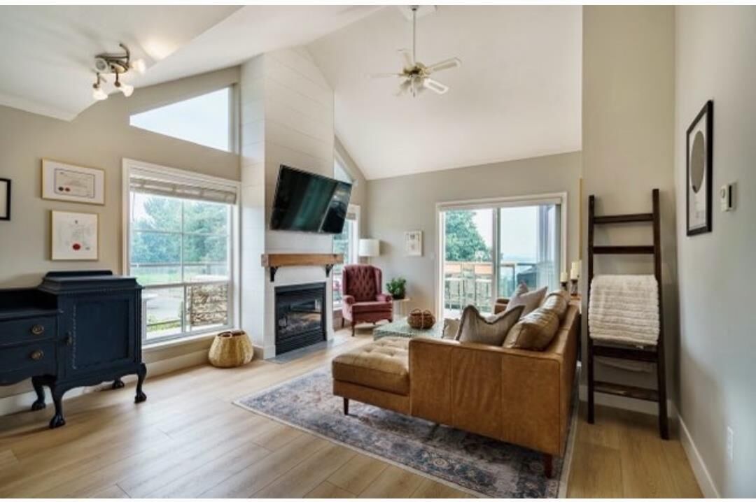 Property Photo:  33150 4th Avenue 305  BC V2V 7A3 