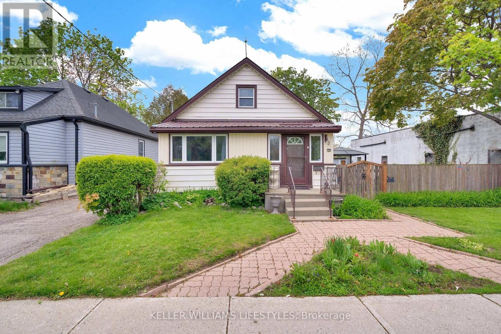 Property Photo:  3 Holborn Avenue  ON N6J 2P3 