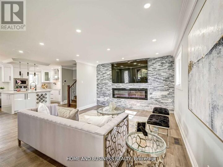 Property Photo:  470 Louis Drive Upper  ON L5B 2J6 