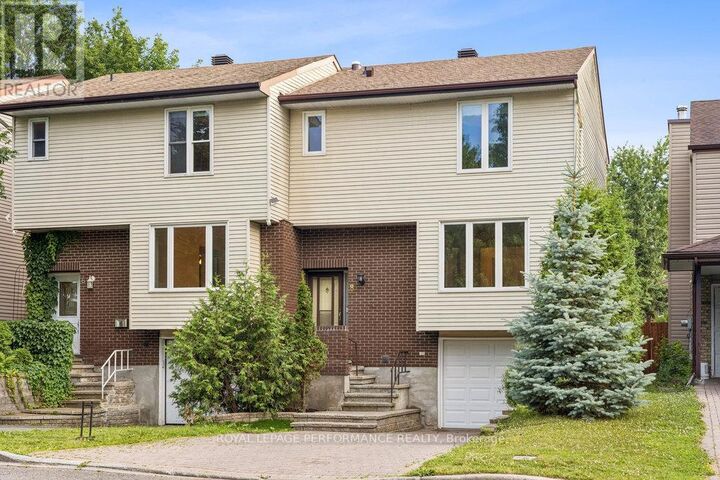 Property Photo:  8 Gillespie Crescent  ON K1V 9X8 