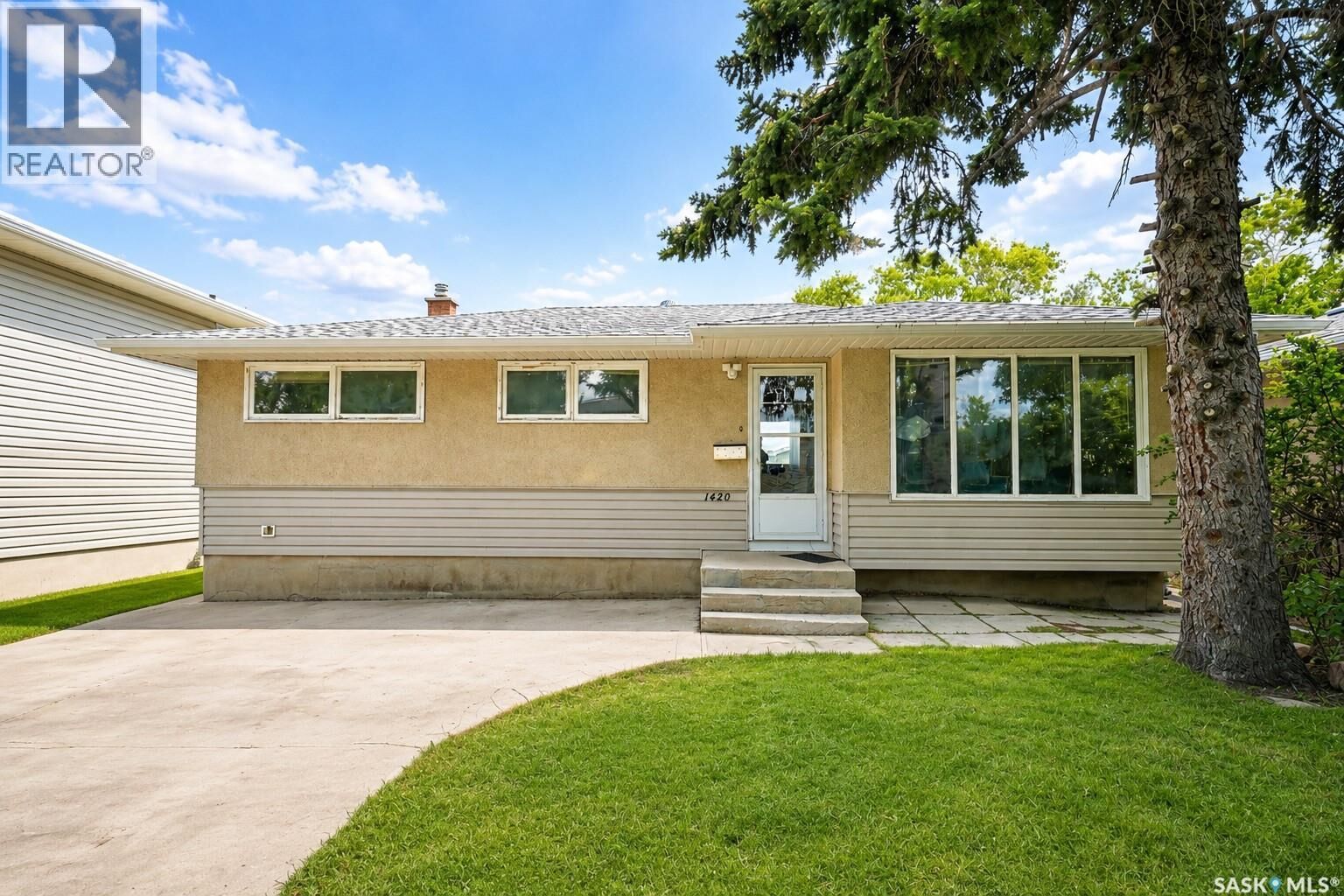 Property Photo:  1420 Grosvenor Street  SK S4N 1R3 
