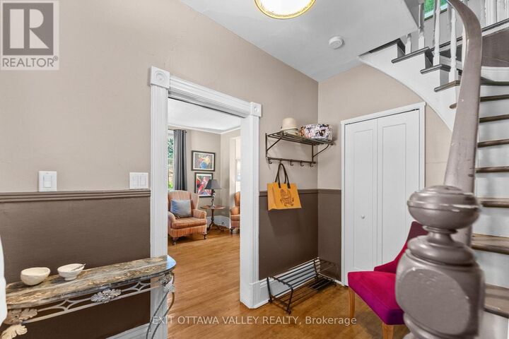 Property Photo:  283 & 285 William Street  ON K8A 1P2 