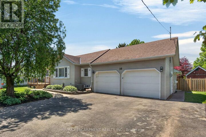 Property Photo:  10 Elm Street  ON N3Y 3B3 
