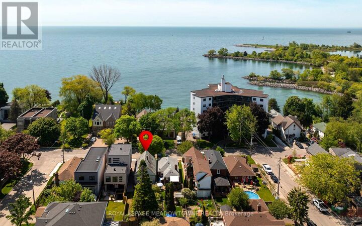 Property Photo:  182 Lakeshore Drive  ON M8V 2A9 