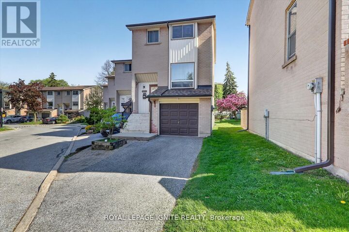 Property Photo:  41 Collinsgrove Road 190  ON M1E 4Z1 