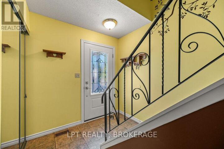 Property Photo:  994 Uxbridge Crescent  ON K7M 8K7 