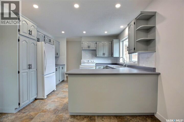 Property Photo:  1606 7th Avenue E  SK S4N 5S6 