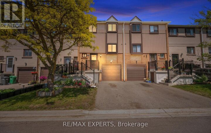 Property Photo:  5 Moregate Crescent  ON L6S 3K9 