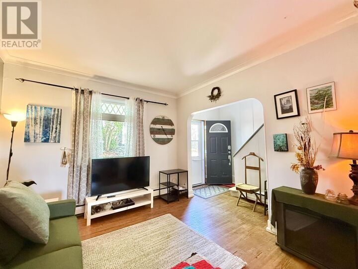 Property Photo:  433 Third St S  ON P9N 1J2 