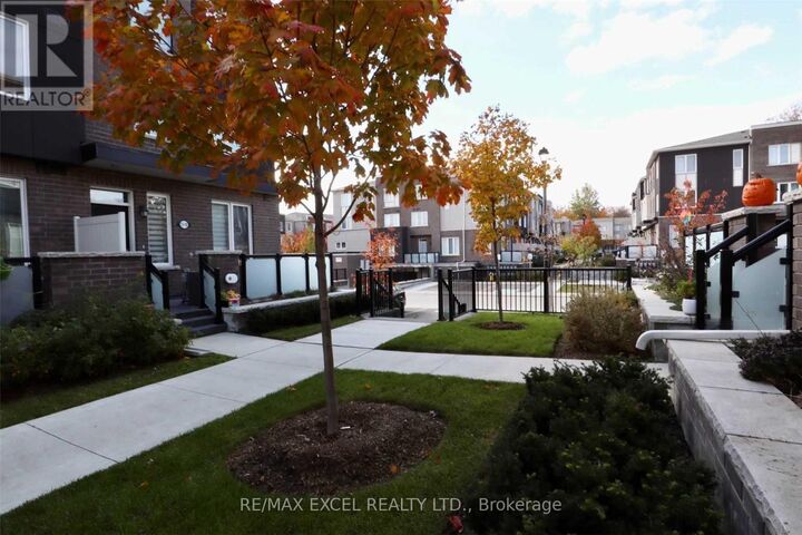 Property Photo:  15 Heron Park Place 5  ON M1E 0B8 