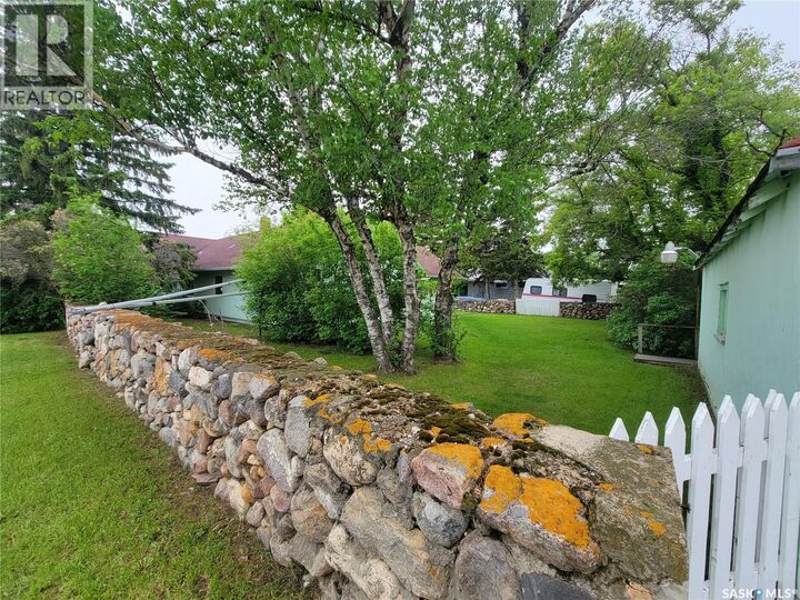 Property Photo: 106 Railway Avenue E SK S0M 2C0