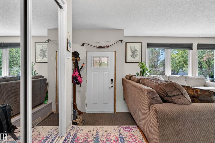 Photo de la propriété:  3 Alcott Crescent  AB T8N 2H7 