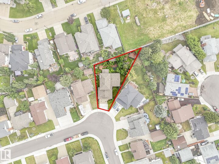 Property Photo:  10206 173A Avenue NW  AB T5X 3X2 