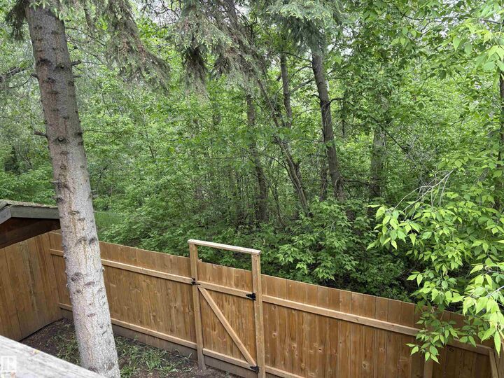 Property Photo: 167 Ridgewood Terrace AB T8N 0E9