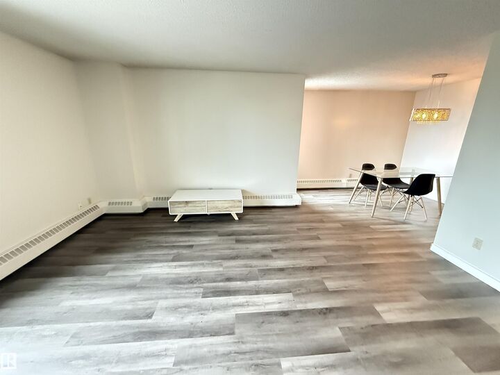 Photo de la propriété:  10125 109 Street NW 706  AB T5J 3P1 