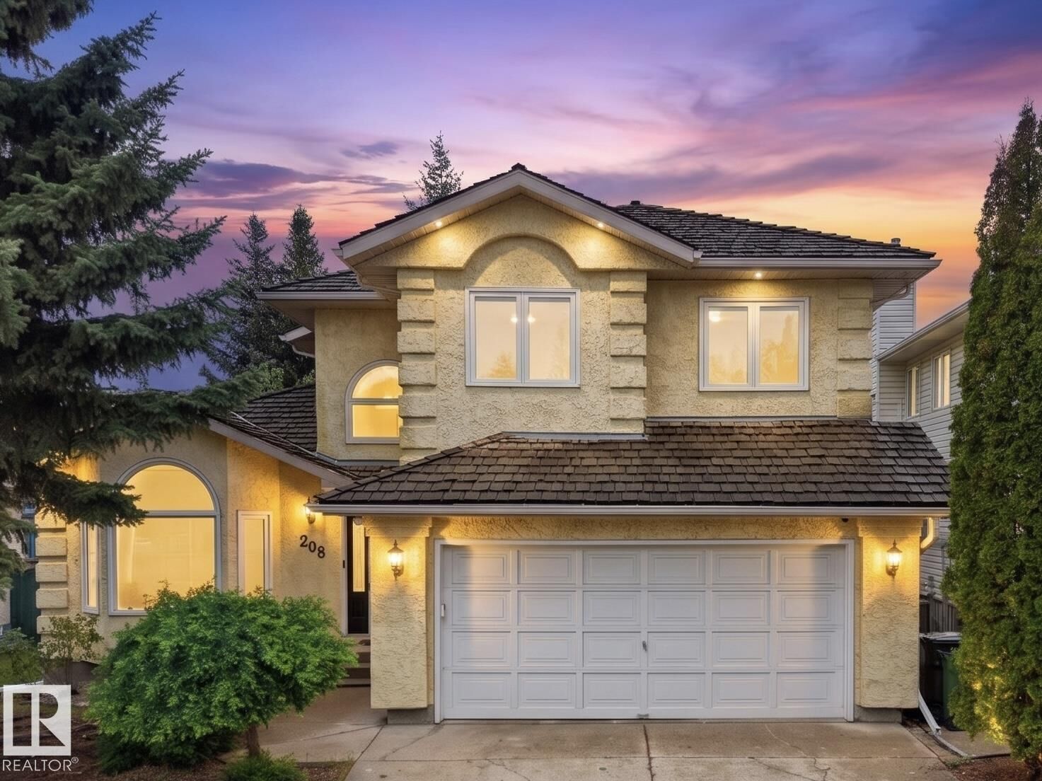 Property Photo:  208 Ferguson Place NW  AB T6R 2C8 