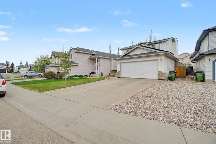 Property Photo:  4113 36A Avenue NW  AB T6L 7B1 