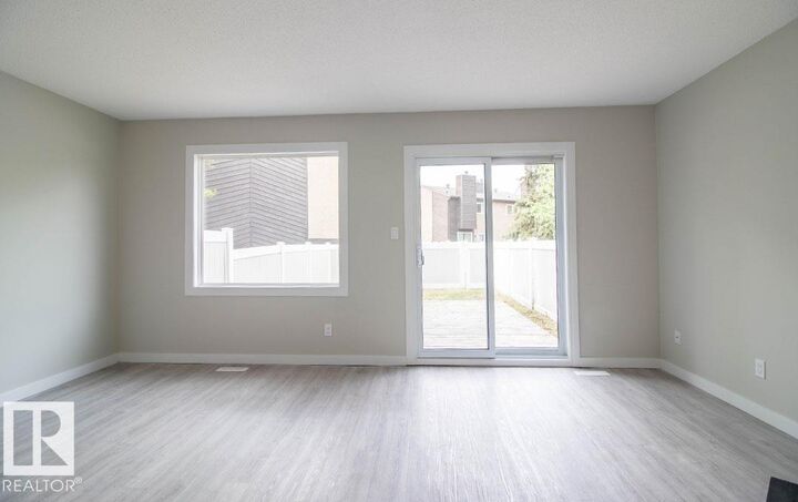 Property Photo:  3129 139 Avenue NW  AB T5Y 1R4 