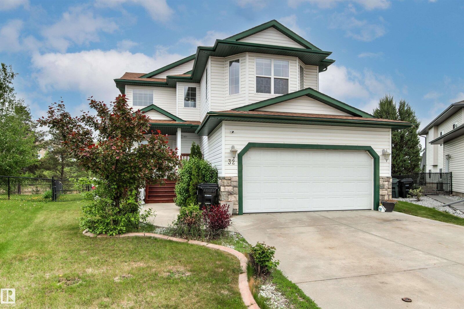 Property Photo:  32 Lamplight Bay  AB T7X 4N2 
