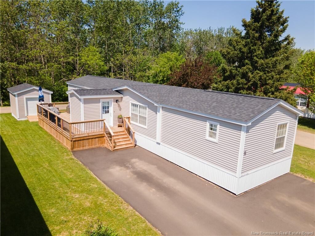 Property Photo:  15 Brookview Avenue  NB E4E 2W3 