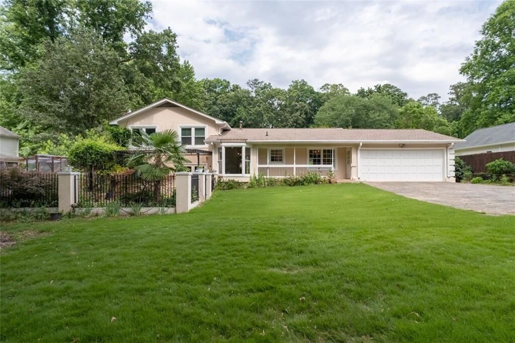 Property Photo: 953 Hidden Hollow Drive GA 30068