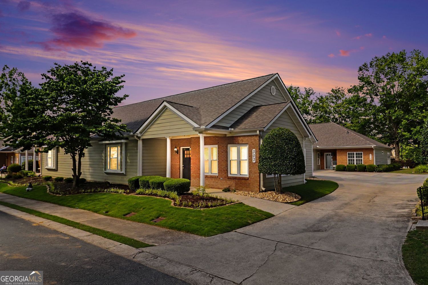 Property Photo:  303 Commonwealth Circle  GA 30263 