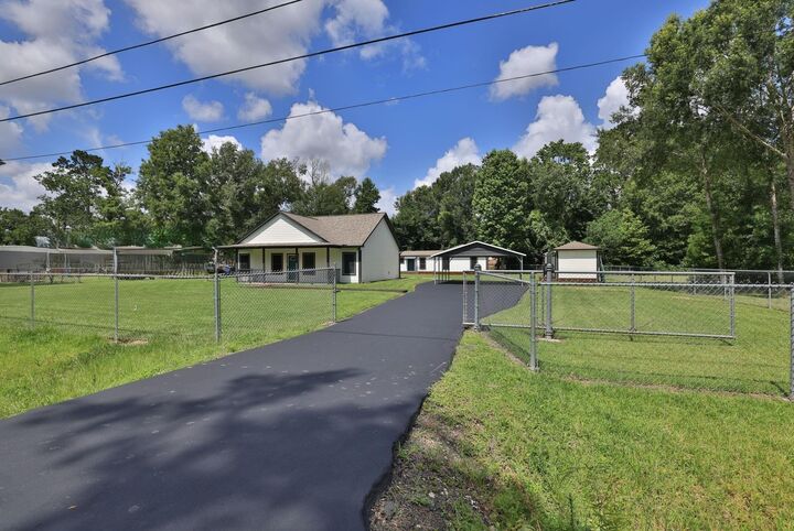 Property Photo: 17232 Bent Pine Drive TX 77302