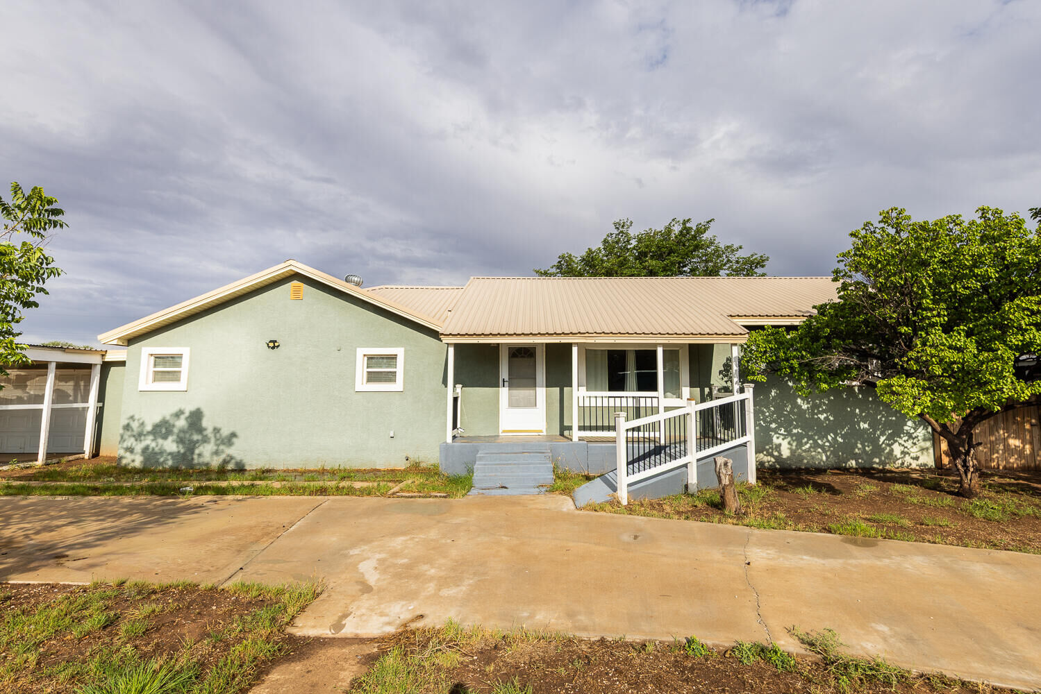 Property Photo:  1155 S 10th Street  TX 79364 
