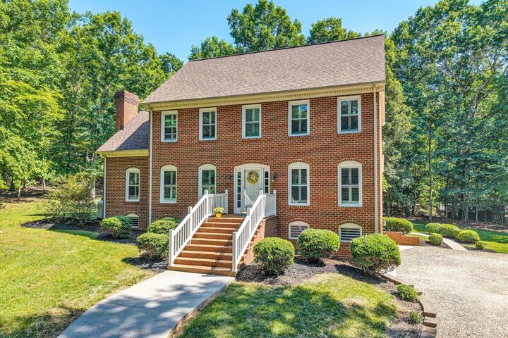 Property Photo: 1432 Oakwood Knolls Drive VA 24523