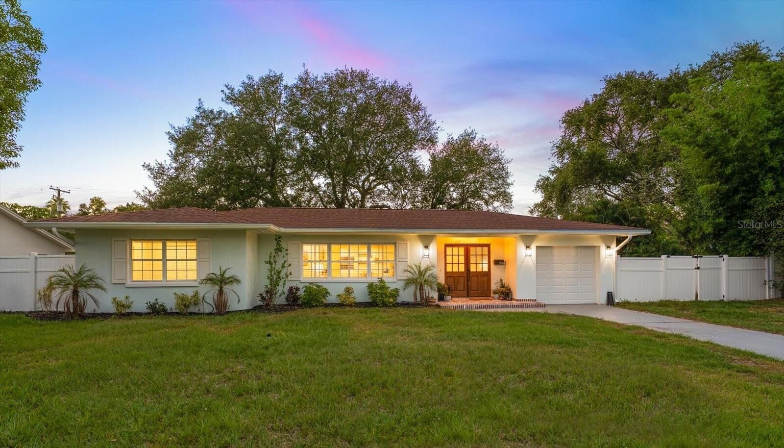 Property Photo:  1736 Golf View Drive  FL 33756 